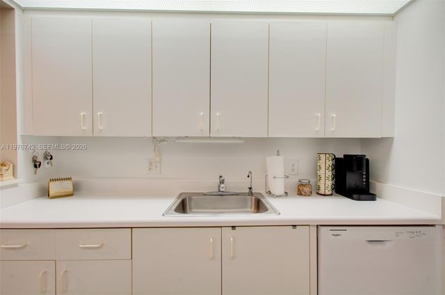 1201 SW 141st Ave 110J, Pembroke Pines, FL 33027