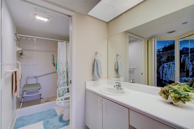 1201 SW 141st Ave 110J, Pembroke Pines, FL 33027