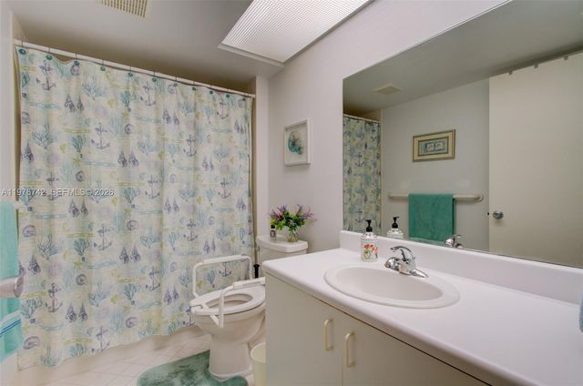 1201 SW 141st Ave 110J, Pembroke Pines, FL 33027