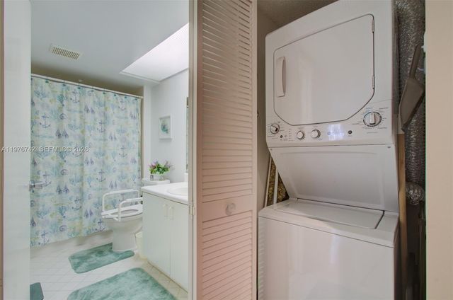 1201 SW 141st Ave 110J, Pembroke Pines, FL 33027