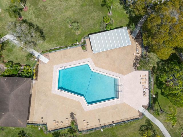 1201 SW 141st Ave 110J, Pembroke Pines, FL 33027