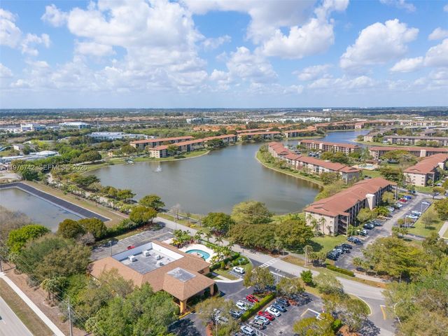 1201 SW 141st Ave 110J, Pembroke Pines, FL 33027