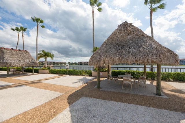 1201 SW 141st Ave 110J, Pembroke Pines, FL 33027