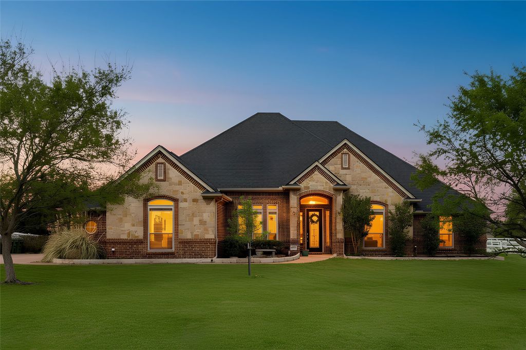 308 Lonesome Star Trail, Haslet, TX 76052