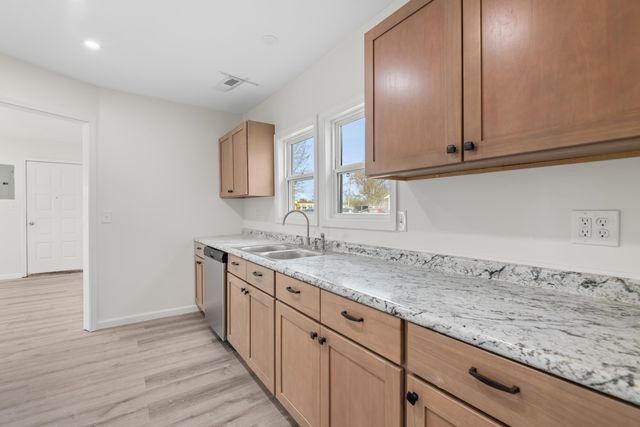 4330 S Seneca St, Wichita, KS 67217