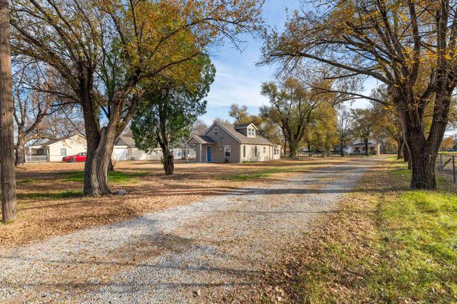 4330 S Seneca St, Wichita, KS 67217