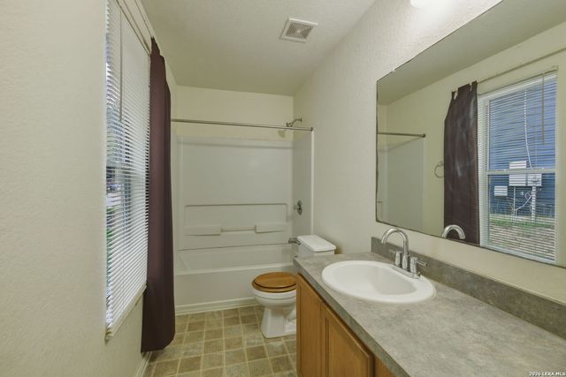 101 Gatewood Lk, Cibolo, TX 78108