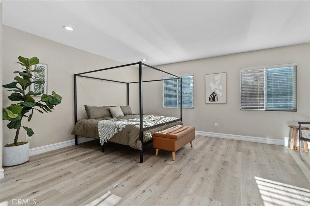 Image 13 of property listing at 15421 Cedarwood, Midway City, CA 92655