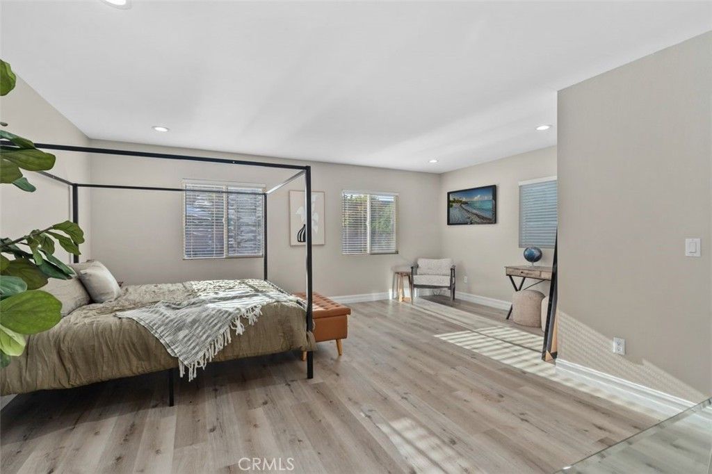 Image 14 of property listing at 15421 Cedarwood, Midway City, CA 92655