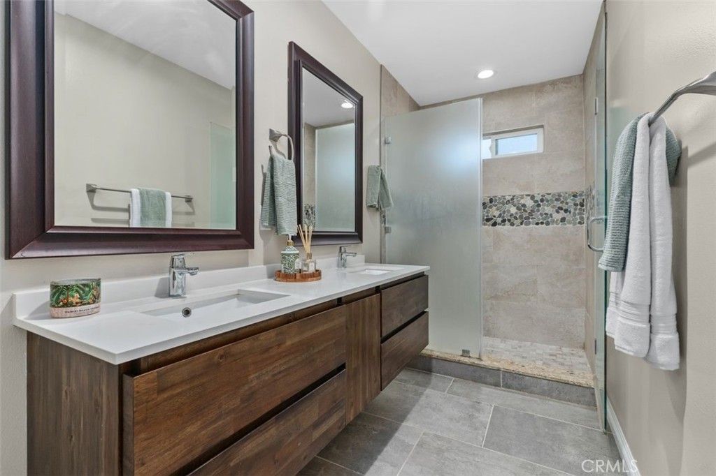 Image 18 of property listing at 15421 Cedarwood, Midway City, CA 92655