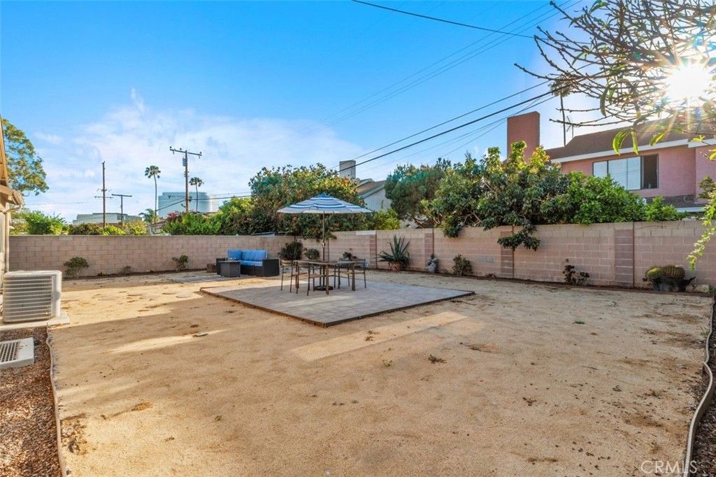 Image 22 of property listing at 15421 Cedarwood, Midway City, CA 92655