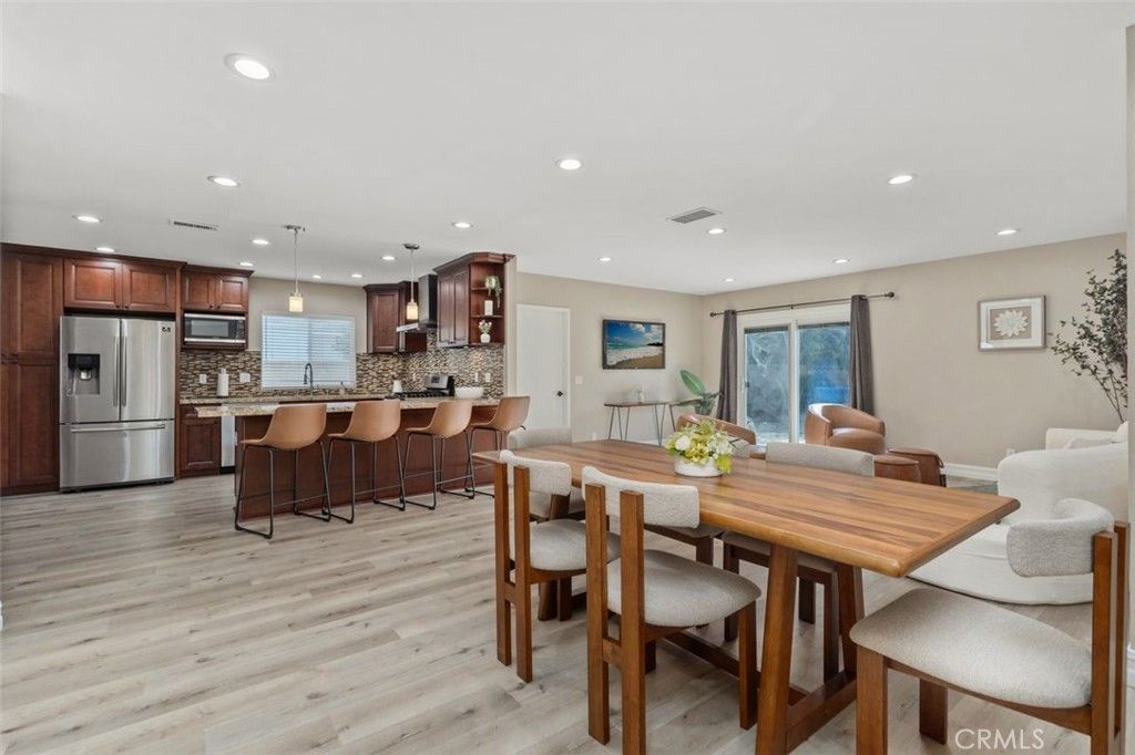 Image 5 of property listing at 15421 Cedarwood, Midway City, CA 92655