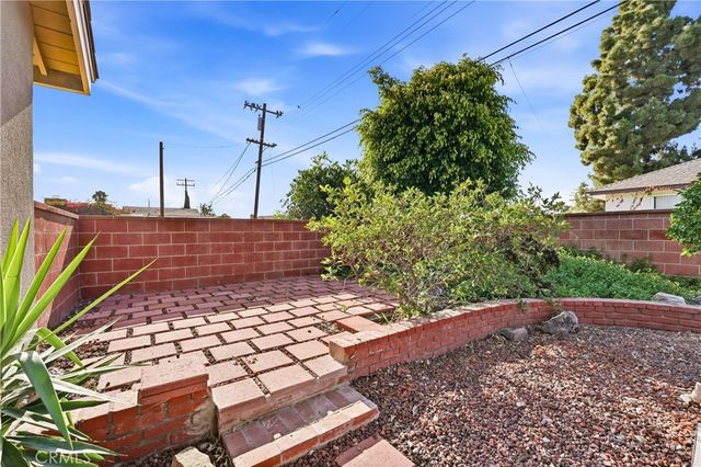10051 Brookside Dr., Garden Grove, CA 92840
