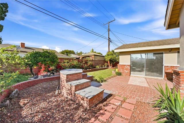 10051 Brookside Dr., Garden Grove, CA 92840