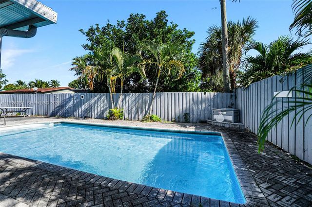 3010 NE 10th Ter, Pompano Beach, FL 33064