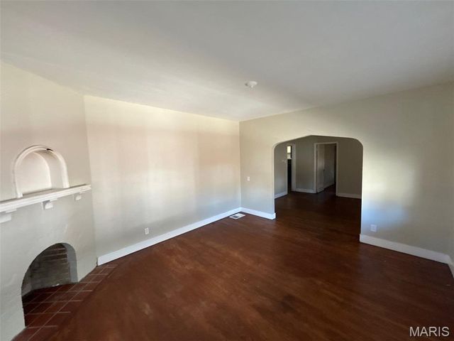 6514 Glenmore Avenue, St Louis, MO 63121