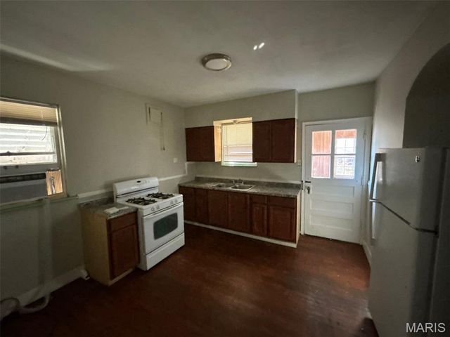 6514 Glenmore Avenue, St Louis, MO 63121