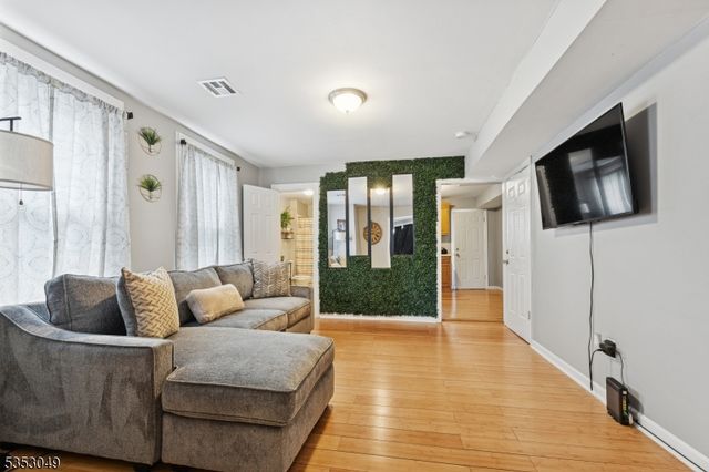 283 S 18Th St, Newark City, NJ 07103