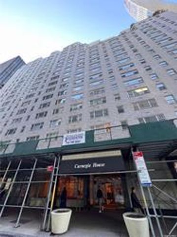 100 West 57th Street 2G, New York (manhattan), NY 10019