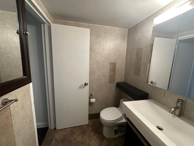 100 West 57th Street 2G, New York (manhattan), NY 10019