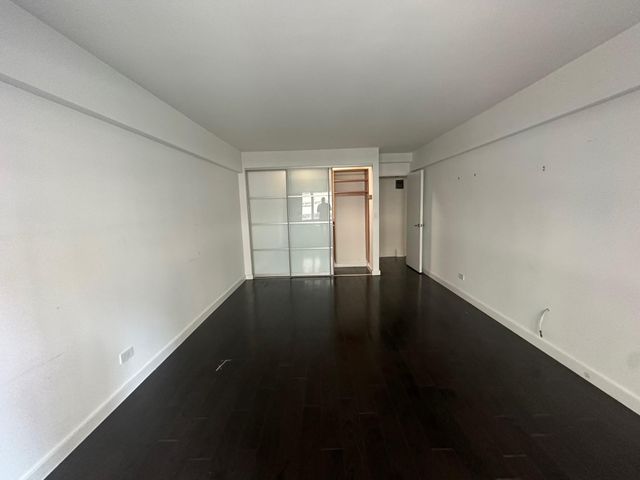 100 West 57th Street 2G, New York (manhattan), NY 10019