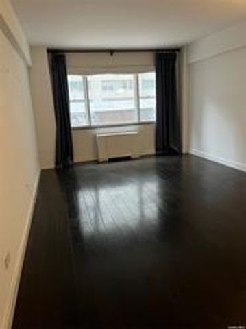 100 West 57th Street 2G, New York (manhattan), NY 10019
