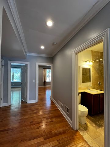 2707 W Glenlake Avenue 3, Chicago, IL 60659
