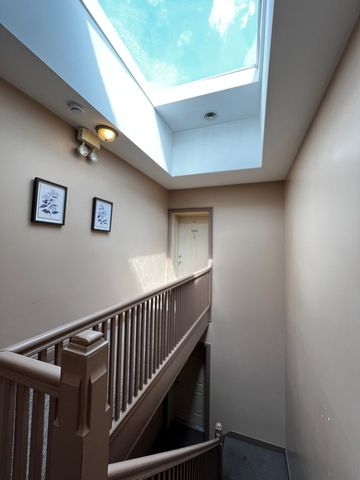 2707 W Glenlake Avenue 3, Chicago, IL 60659