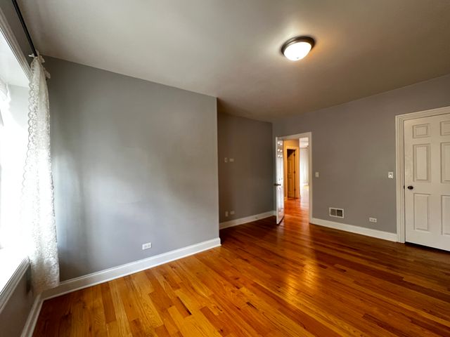 2707 W Glenlake Avenue 3, Chicago, IL 60659