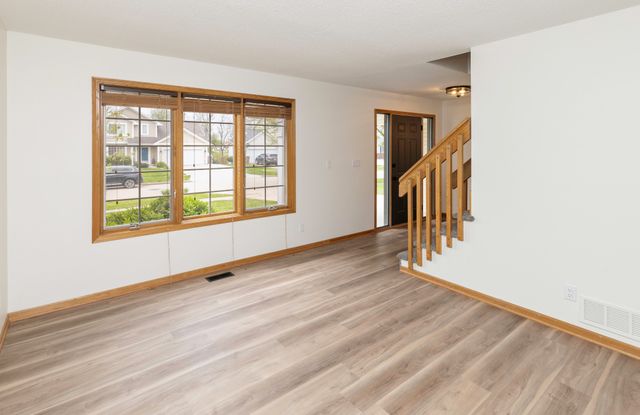 9221 Timberwood Drive, Johnston, IA 50131