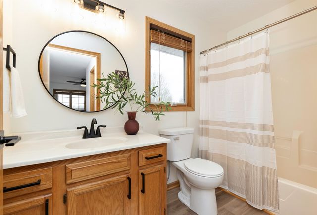 9221 Timberwood Drive, Johnston, IA 50131