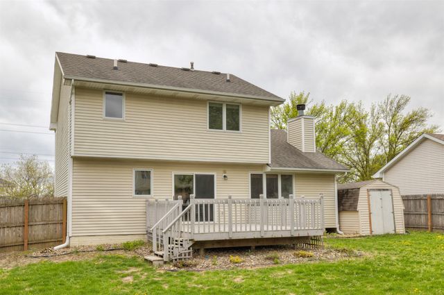 9221 Timberwood Drive, Johnston, IA 50131