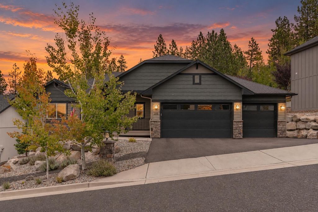 213 E Sapphire Ln, Spokane, WA 99208 photo 2