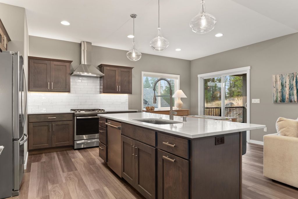 213 E Sapphire Ln, Spokane, WA 99208 photo 5