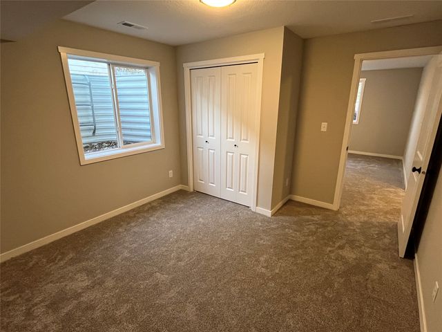 1913 E 22nd Street, Des Moines, IA 50317