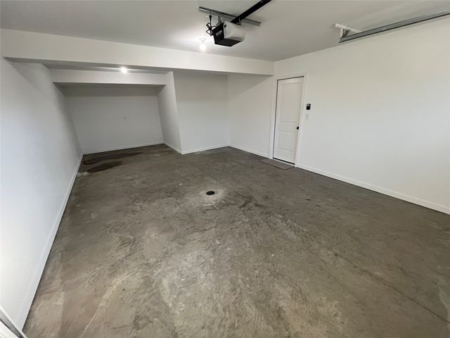 1913 E 22nd Street, Des Moines, IA 50317