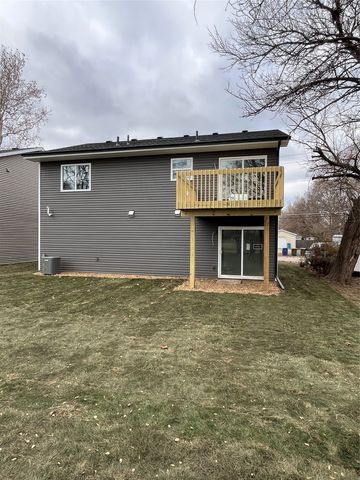 1913 E 22nd Street, Des Moines, IA 50317