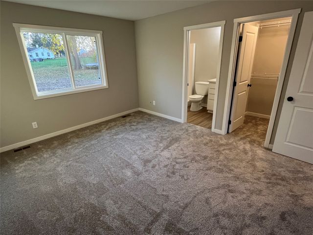 1913 E 22nd Street, Des Moines, IA 50317