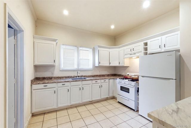 19 Railroad Avenue, Amityville, NY 11701