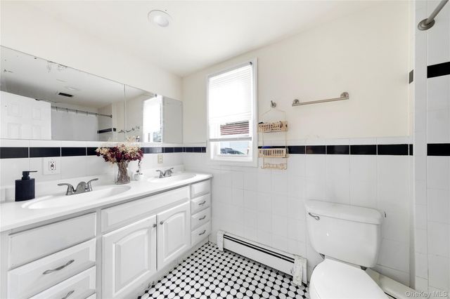 19 Railroad Avenue, Amityville, NY 11701