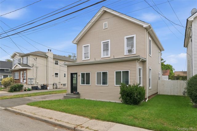 19 Railroad Avenue, Amityville, NY 11701