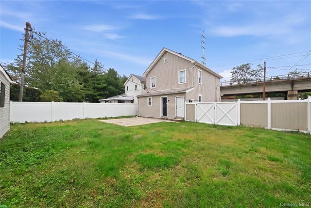 19 Railroad Avenue, Amityville, NY 11701