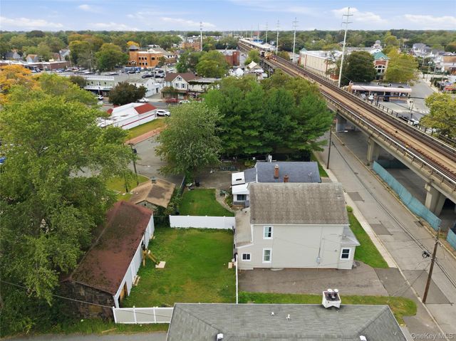 19 Railroad Avenue, Amityville, NY 11701