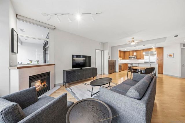 700 W Harbor 407, San Diego, CA 92101