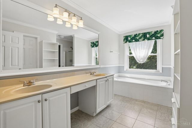 1337 Kingfisher Court, Amelia, OH 45102