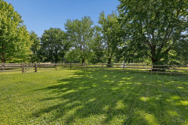1337 Kingfisher Court, Amelia, OH 45102