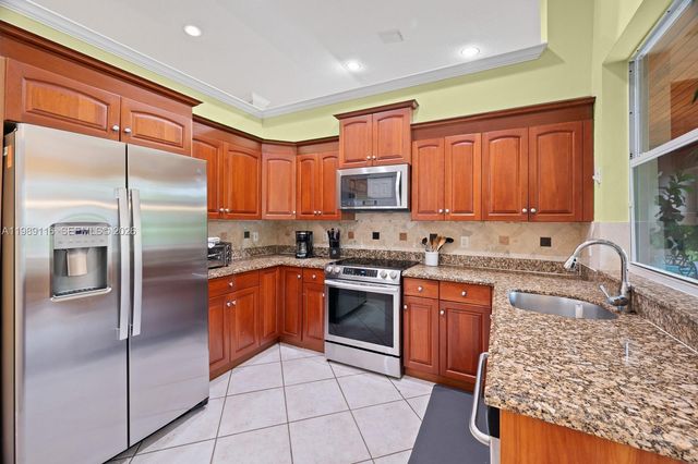 10621 SW 77th Ave, Pinecrest, FL 33156