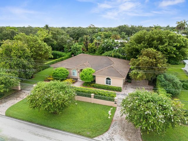 10621 SW 77th Ave, Pinecrest, FL 33156