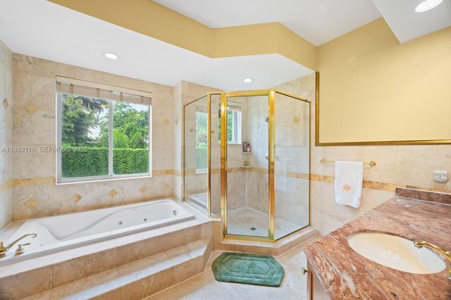 10621 SW 77th Ave, Pinecrest, FL 33156