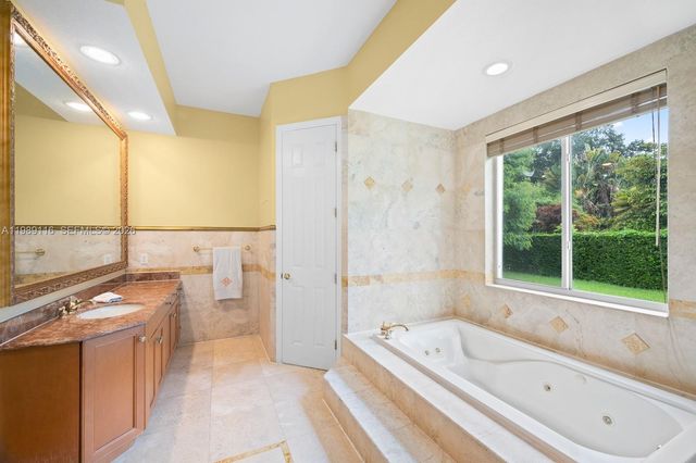 10621 SW 77th Ave, Pinecrest, FL 33156